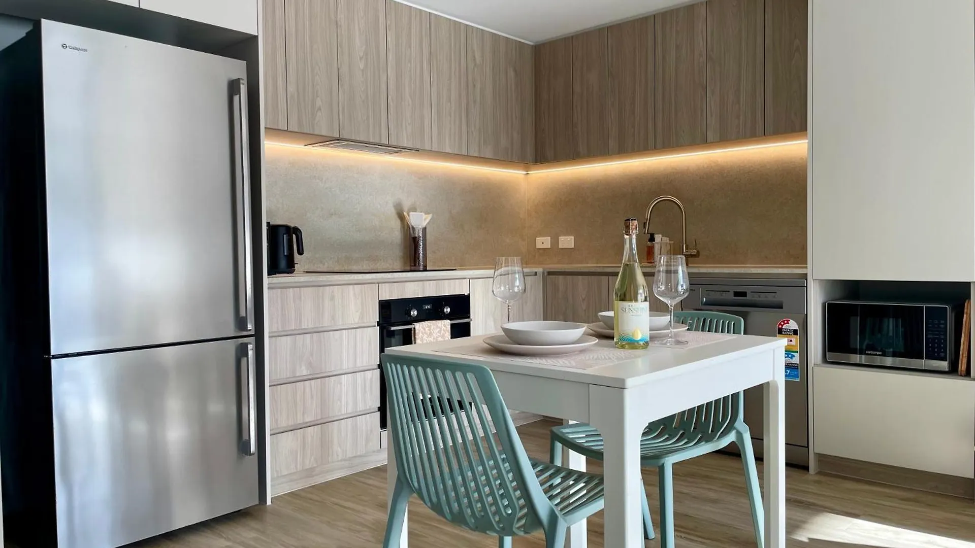 Lowanna Livin, Footsteps To Surf, Shop And Dine On The Sunshine Coast Buddina